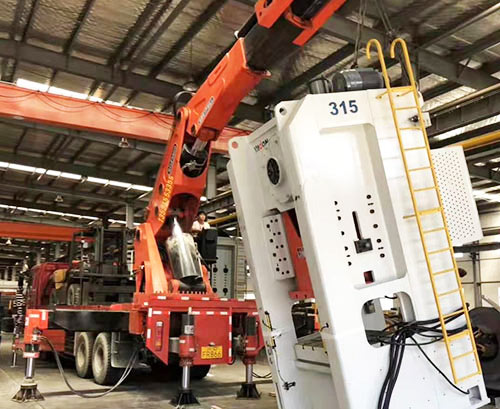 广宗县提升工作效率，选择优质折臂吊租赁服务